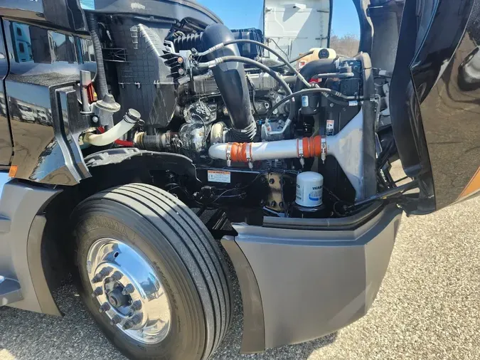 2022 FREIGHTLINER Cascadia 126