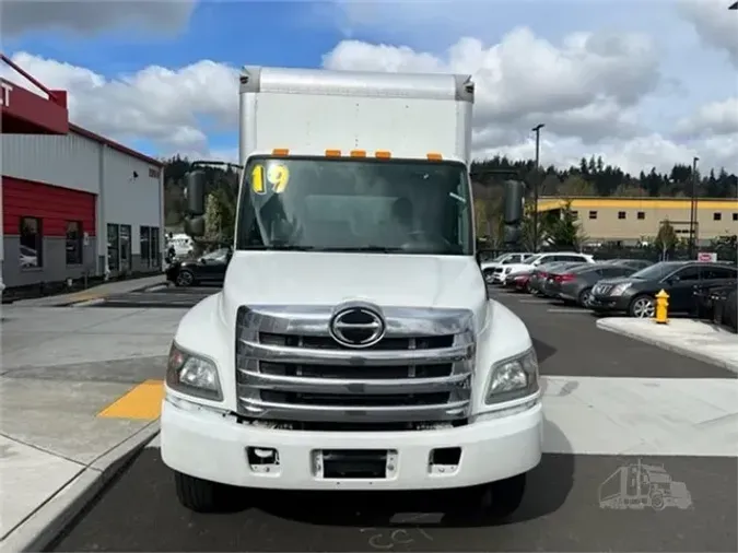 2019 HINO 268A