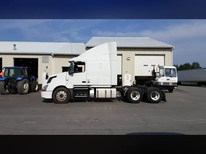 2016 Volvo VNL 740