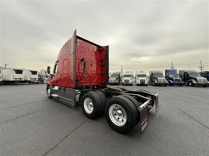 2021 FREIGHTLINER CASCADIA