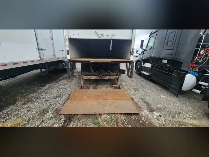 2019 FREIGHTLINER/MERCEDES M2 106