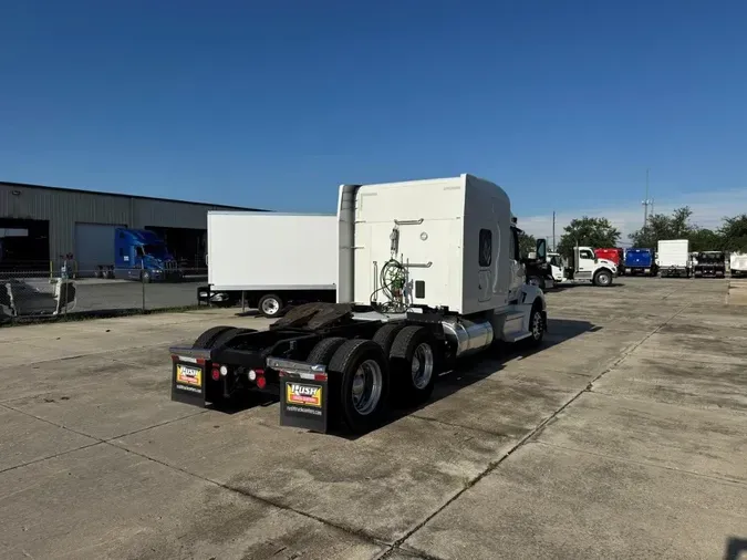 2022 Peterbilt 57949681be4abe82c1ebee0b8d726b6dff6