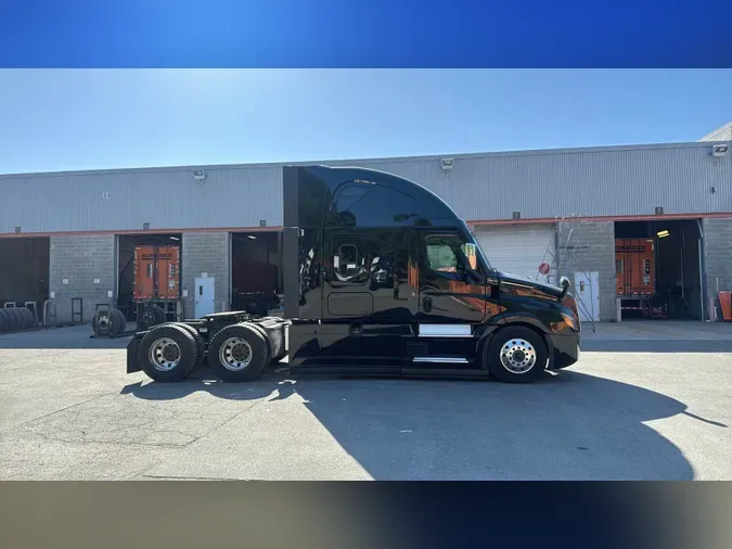 2023 Freightliner Cascadia 12649682d73bff088ecfc72c7ae5e2fd105