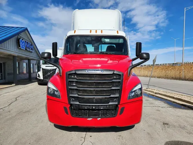 2023 FREIGHTLINER Cascadia 126