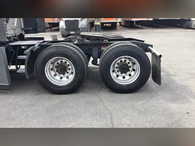 2023 Freightliner Cascadia 126