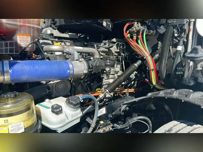 2021 Freightliner Cascadia 126