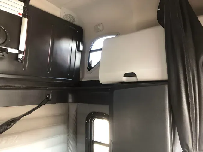 2019 FREIGHTLINER CASCADIA 126