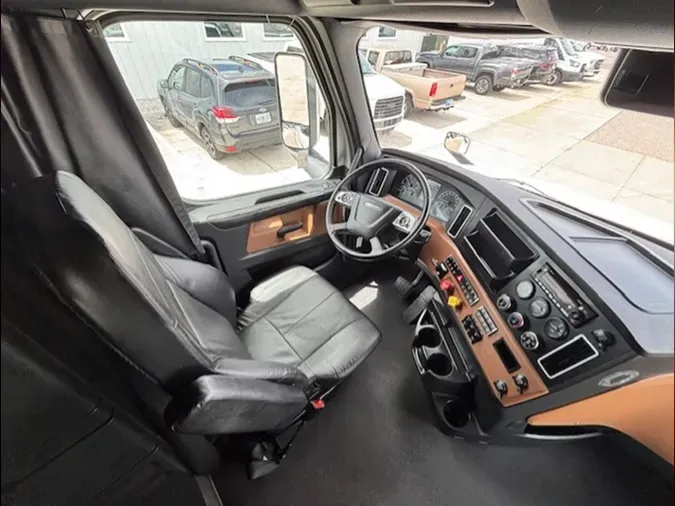 2024 Freightliner Cascadia 126