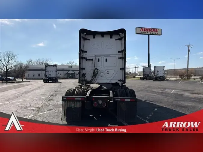 2022 FREIGHTLINER CA126