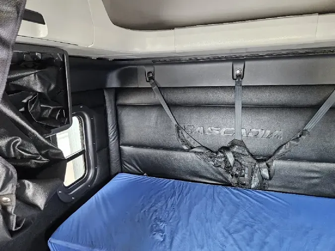 2023 FREIGHTLINER Cascadia 126