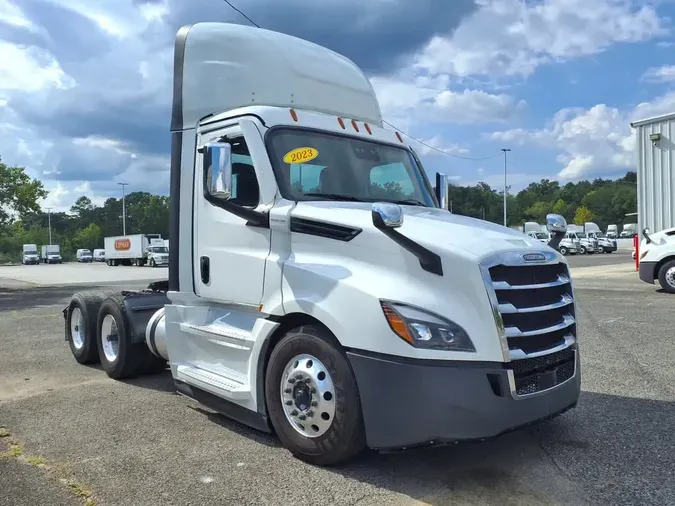 2023 FREIGHTLINER/MERCEDES NEW CASCADIA PX126644975427acd5aefbe050db3444921b760