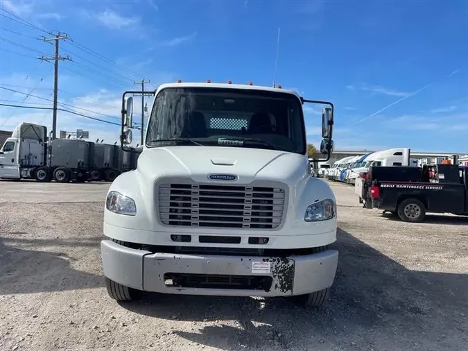 2017 FREIGHTLINER/MERCEDES M2 106