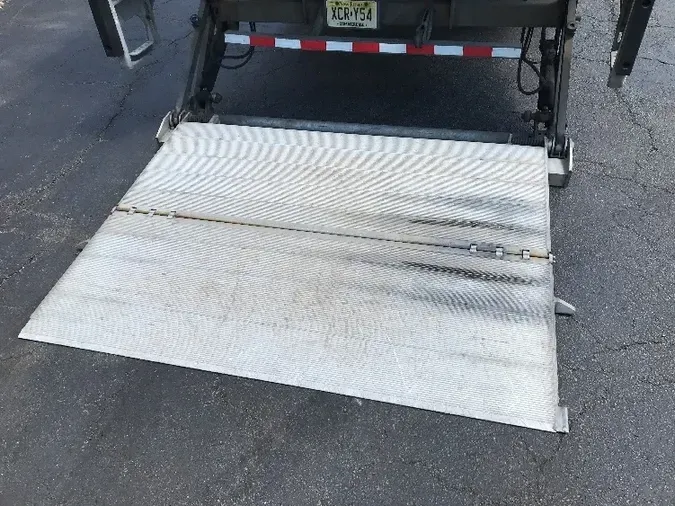 2016 FREIGHTLINER M2