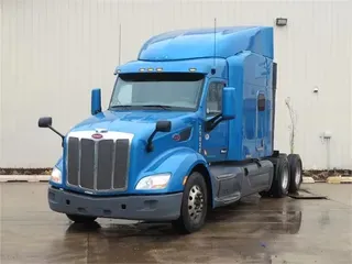 2017 PETERBILT 579