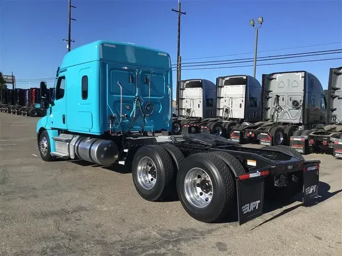 2022 FREIGHTLINER CASCADIA