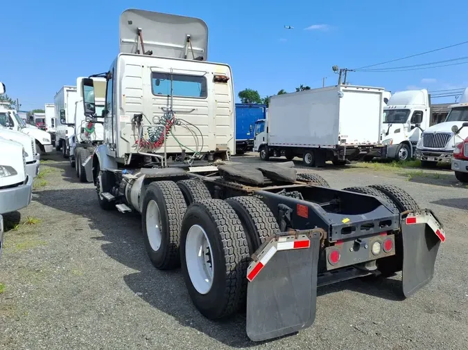 2019 VOLVO VNL