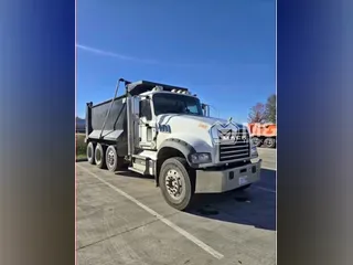 2019 MACK GU713