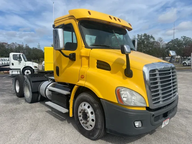 2018 FREIGHTLINER/MERCEDES CASCADIA 113