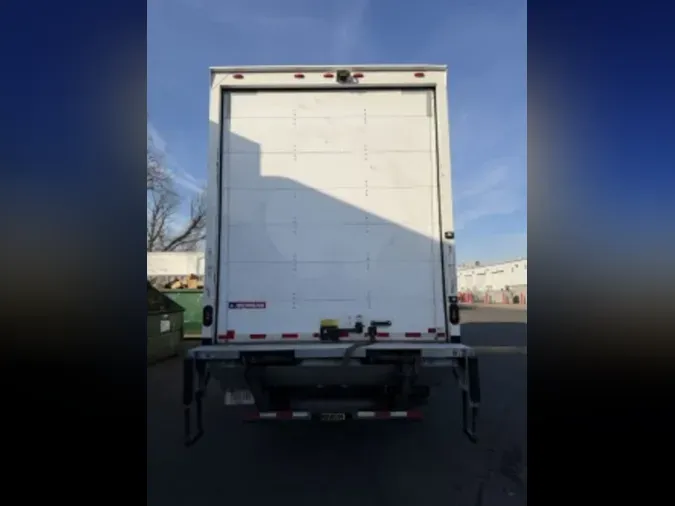 2017 FREIGHTLINER/MERCEDES M2 106