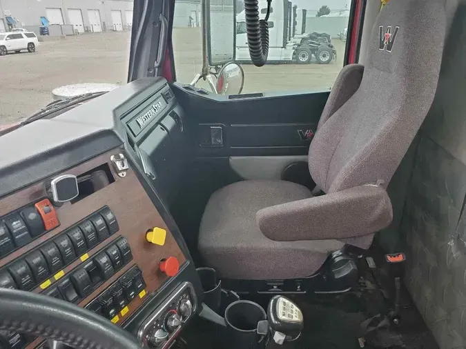 2020 WESTERN STAR 4900SB