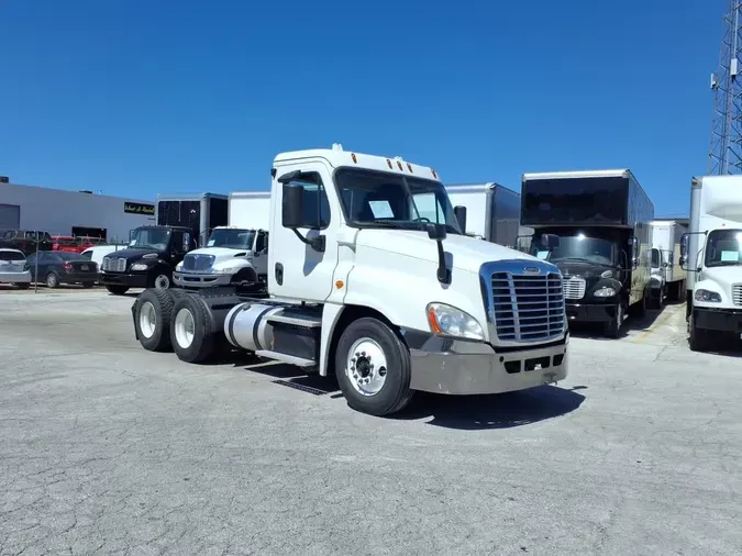 2018 FREIGHTLINER/MERCEDES CASCADIA 125