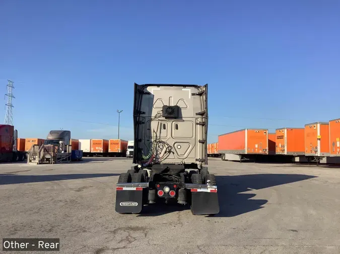2021 Freightliner Cascadia 126