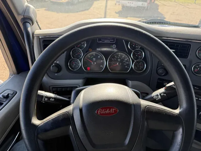 2022 Peterbilt 579