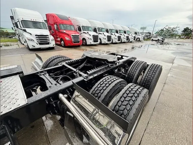 2022 Freightliner Cascadia 126