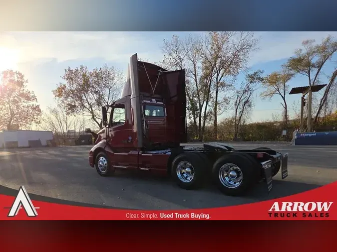 2022 VOLVO VNL64T300