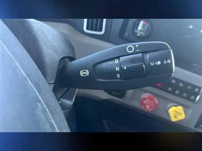 2019 FREIGHTLINER CA126