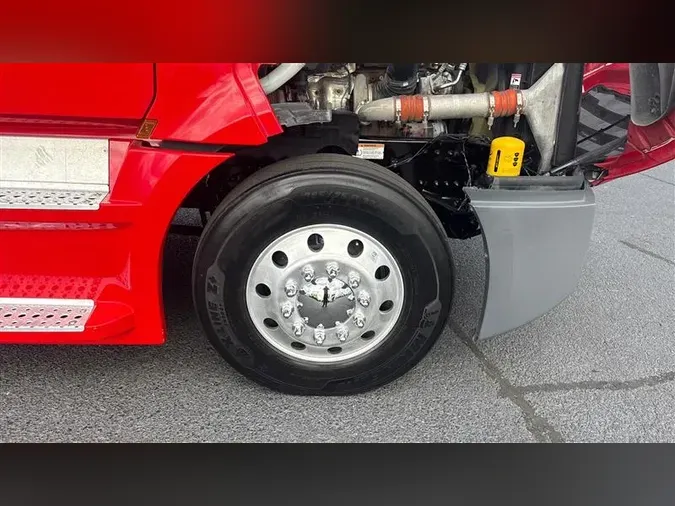 2022 FREIGHTLINER CA126