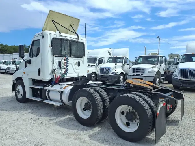 2017 FREIGHTLINER CASCADIA 125