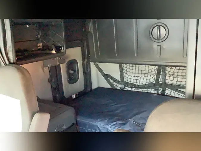 2020 Freightliner Cascadia 12649982cbfa5eb5647796a9fd84050da7d