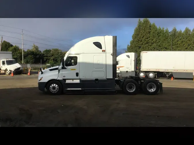 2021 Freightliner Cascadia 126