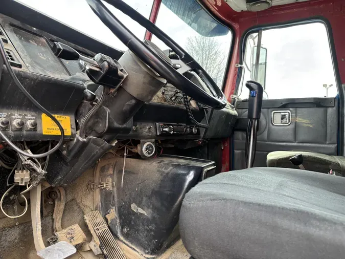 1996 Volvo WG64T
