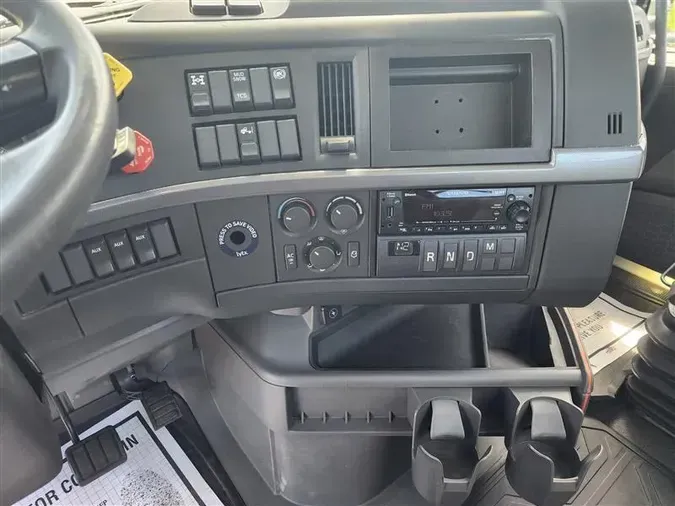 2023 VOLVO VNR64T30049a0152ff678527d4def06c2bbcf9523