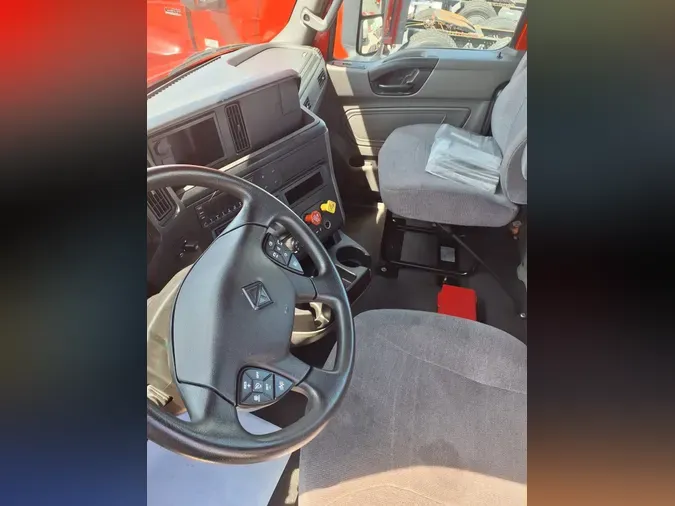 2021 NAVISTAR INTERNATIONAL LT625 DAYCAB T/A