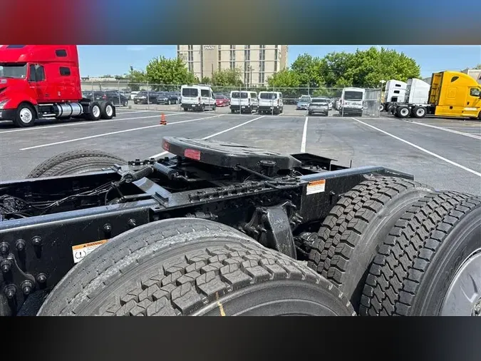 2019 FREIGHTLINER CA126