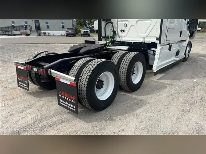 2021 FREIGHTLINER CA126