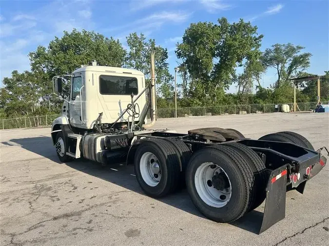 2016 MACK CXU613