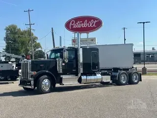 2027 PETERBILT 589