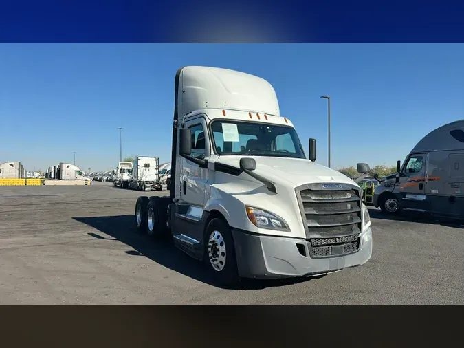 2019 Freightliner Cascadia 12649ad564910d790cb60324cc11b30875a