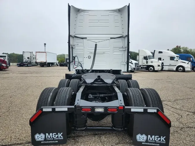 2023 VOLVO VNL64T860