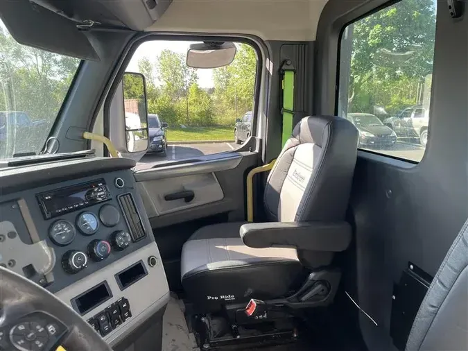 2018 FREIGHTLINER CASCADEVO1