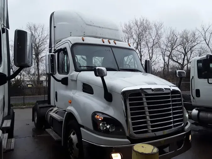 2018 FREIGHTLINER/MERCEDES CASCADIA 113