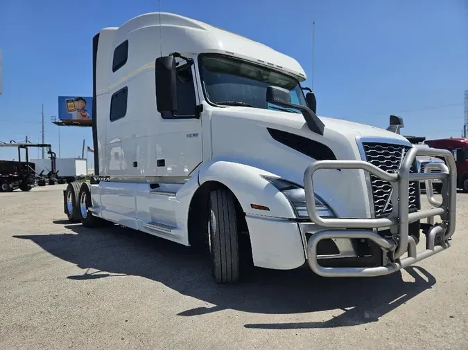 2023 VOLVO VNL64T860