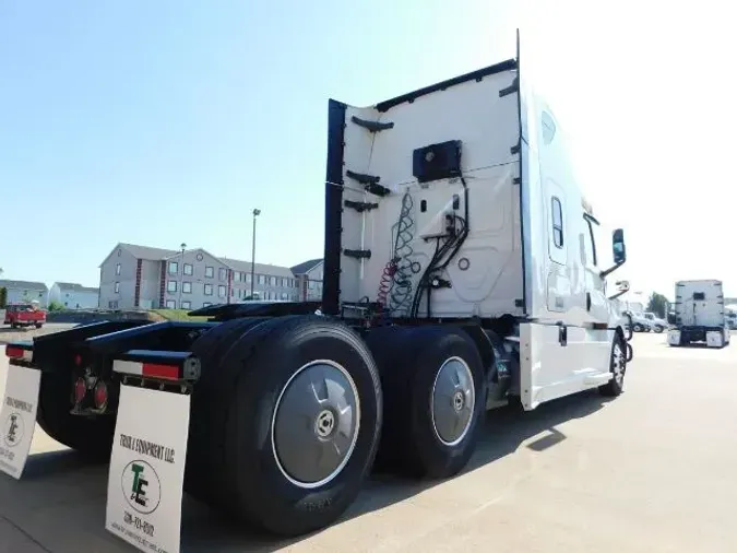 2020 Freightliner New Cascadia 126