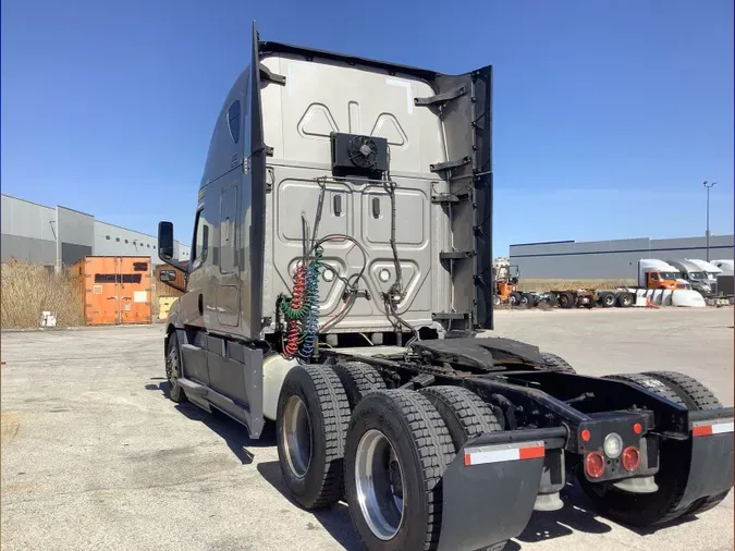 2020 Freightliner Cascadia