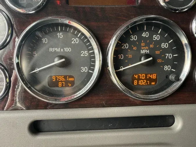 2022 Peterbilt 389