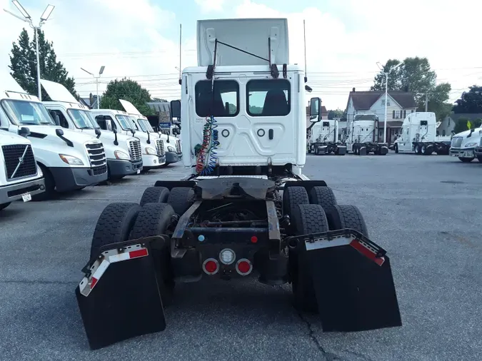 2018 FREIGHTLINER/MERCEDES CASCADIA 125